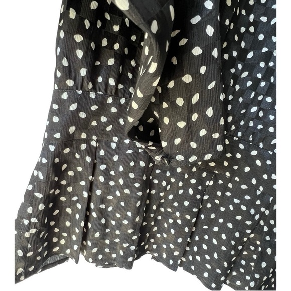Women's ARGENTI BOUTIQUE blouse print point top black & white casual button 10. - Picture 3 of 10